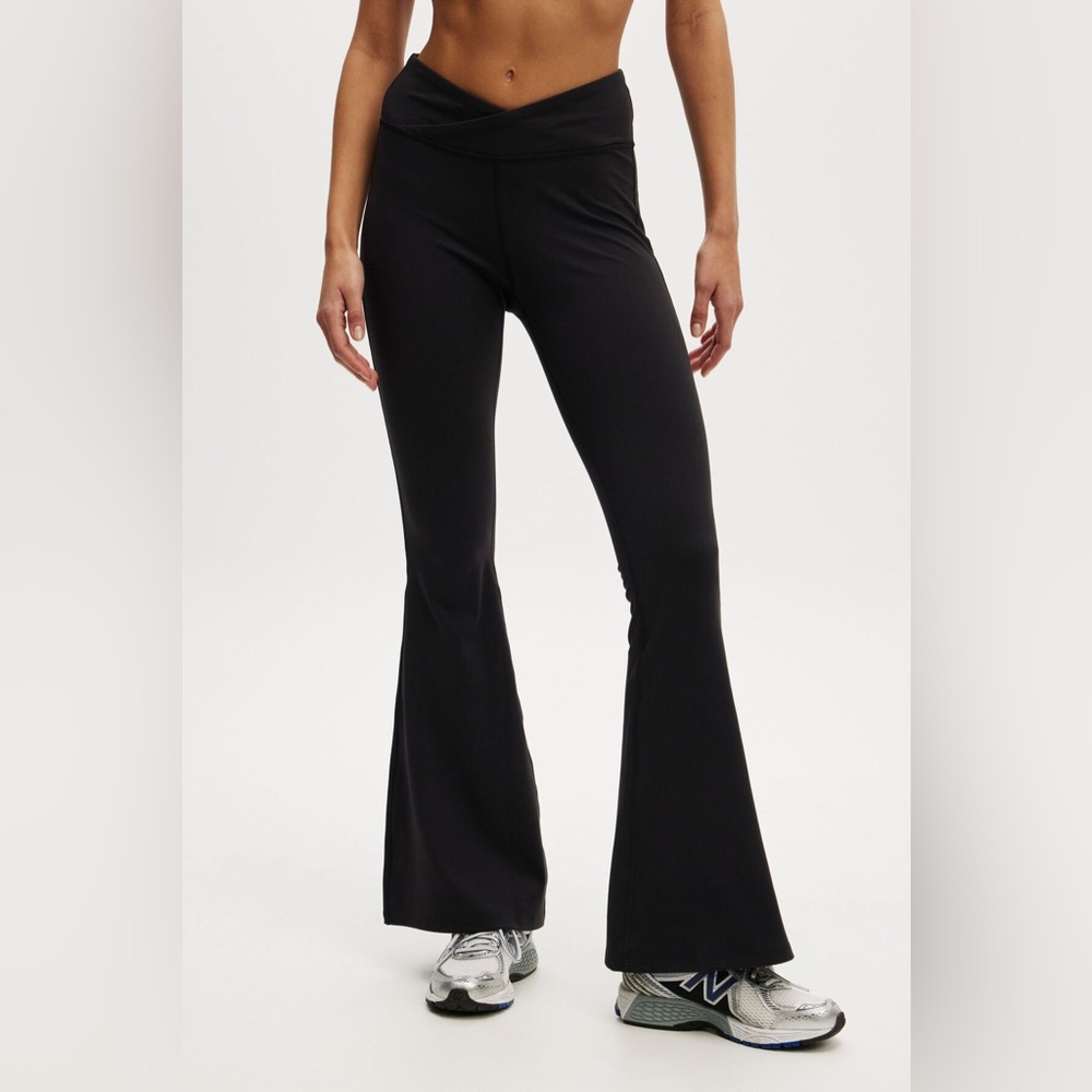 COTTON ON Flared Leggings SIZE 20